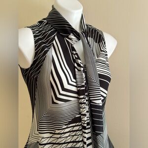 Kasper Separates Black & White Satin Zigzag Lines With Tie In Front Sz S